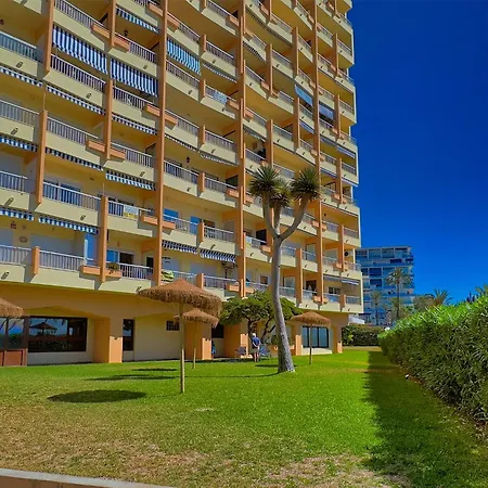 Great On The Beachfront In The Center Of Apartment
